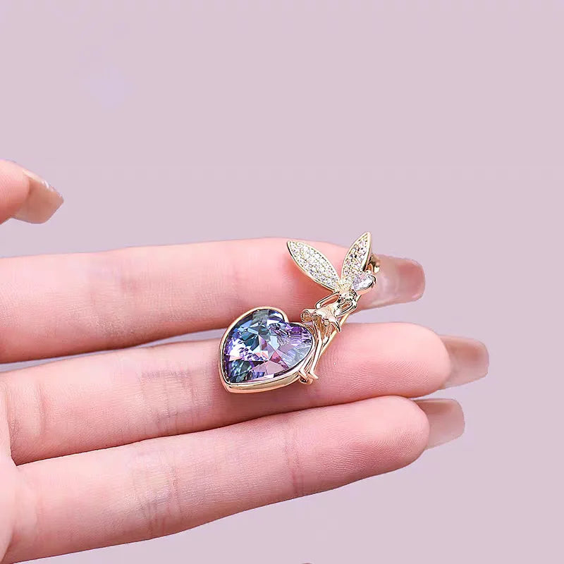 Peach heart crystal brooch, women's gorgeous versatile coat, collar and chest flower, fashionable elegant pin