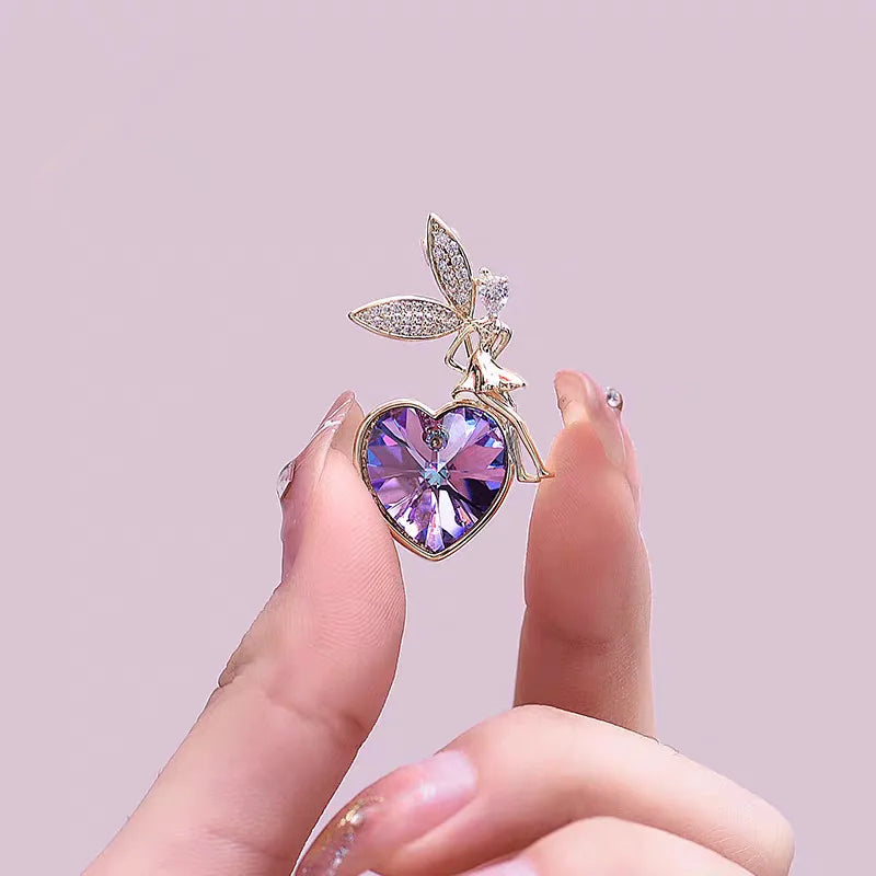 Peach heart crystal brooch, women's gorgeous versatile coat, collar and chest flower, fashionable elegant pin